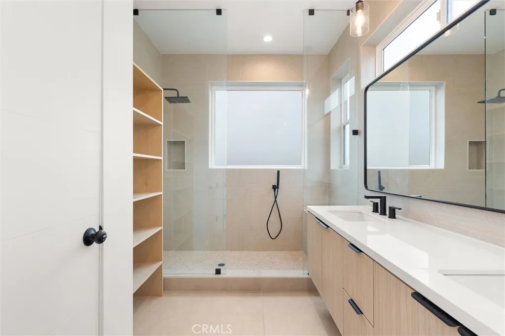 11410 W Calvert Street, North Hollywood, California 91606 home-pic-26